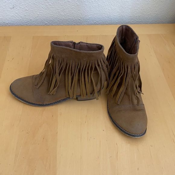 Breckelles Shoes - Suede Fringe Brown Booties